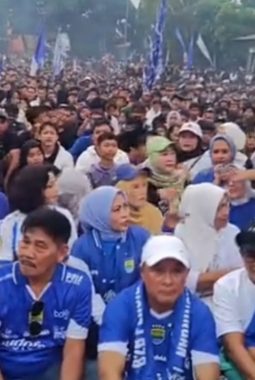 Nobar Persib di Pandapa Kuningan Dipadati Ribuan Bobotoh, Suasana Meriah dan Penuh Kebersamaan