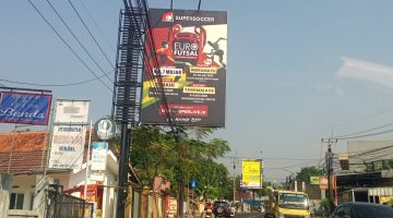 Billboard Diduga Menjorok ke Ruang Jalan, Rajawali Investigasi Telusuri Legalitas dan Potensi Pelanggaran Aturan